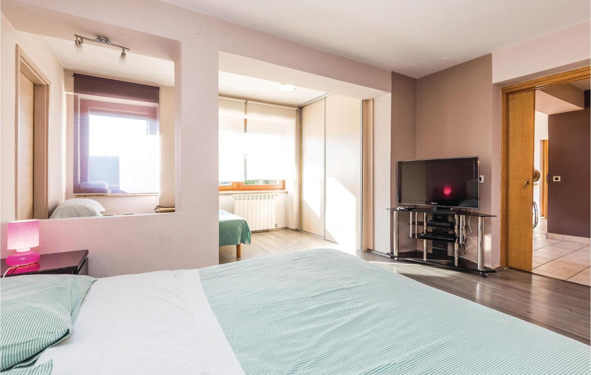 Stunning Apartment In Rijeka With 1 Bedrooms And Wifi Экстерьер фото